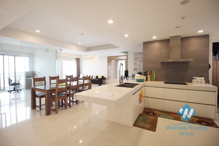 Newly three bedrooms apartment for rent in Ciputra, Tay Ho, Ha Noi